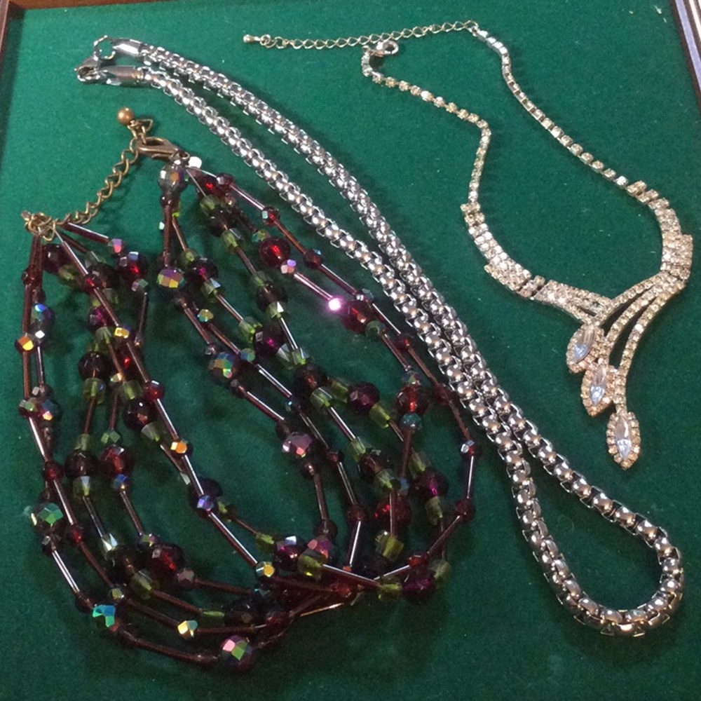 🤗CRAZY FLASH SALE 3 NECKLACE BUNDLE🤗